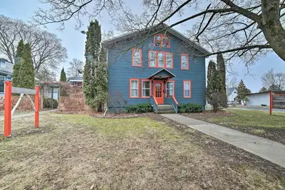 Image de Walk to Waterfront: Dtwn Sturgeon Bay Retreat!