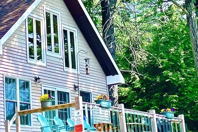 Image de Waterfront paradise, hot tub. Saratoga\/Lake George. Super clean & sanitized.