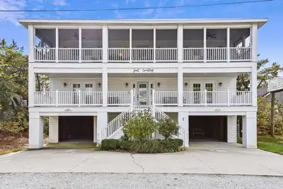 Image de Free Golf at Bear Trap Dunes and More! ! ! New Listing 2020! Dog Friendly! Exceptional vacation home located just steps from the beach
