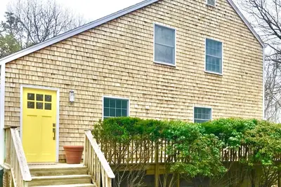 Image de Bright & Airy in East Hampton Ny - Ideally Located Near Beach & Village