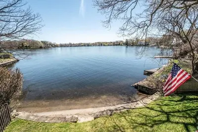 Image de Private Waterfront Home!