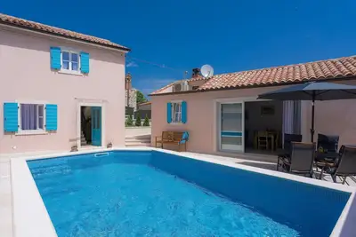 Image de Belle maison de vacances privée avec climatisation, piscine privée, Wifi, Tv et parking