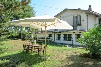 Merveilleuse maison de vacances avec bain à remous, climatisation, Tv, terrasse et parking