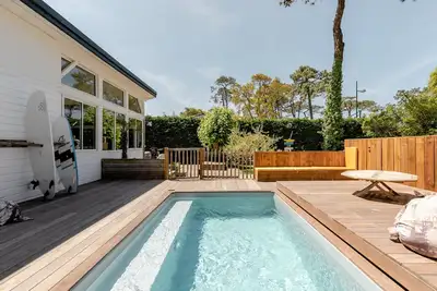Image de Board 'n Breakfast, maison de vos de rêve, style Landifornia, 400m de la plage.
