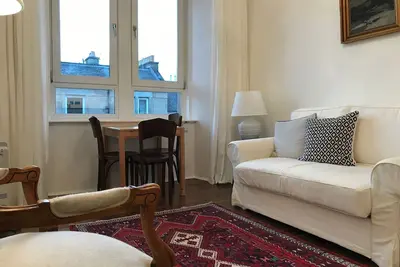 Image de Elegant Modern 1br Near Center, Trains - 5mn walk