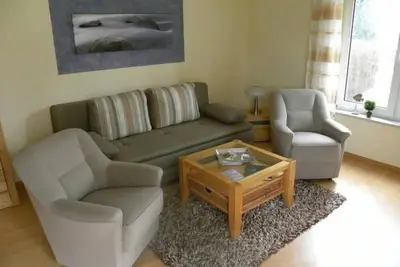 Image de Apartment 6 on the ground floor Haus Stranddistel, comfortable. Vacation apartment for 4 persons in Zingst