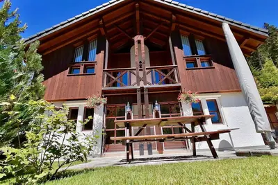 Image de Cozy Chalet \"Le Tétras\" (8-10 people \/ Sauna)