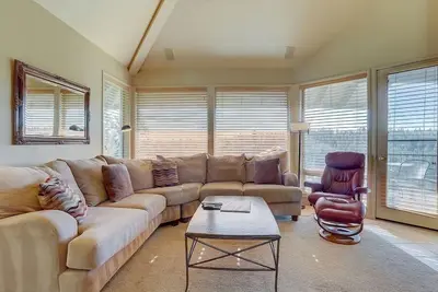 Image de 2 Suites, Amazing River Views, Seasonal Community Pool & jacuzzi