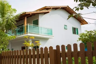 Image de Great and quiet house in Guarda do embaú with Ar