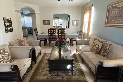 Image de Exceptional Pool Home 2 Miles to Disney, Game Room, Internet