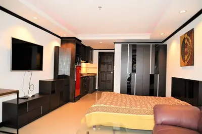 Image de Angket Condominium Fully Furnished 14th Floor Studio Apartment