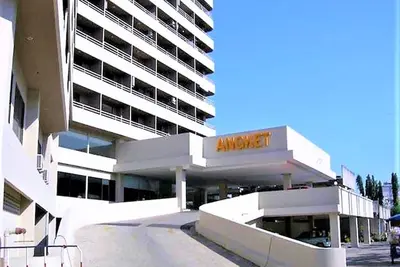 Image de Angket Condominium Corner Apartment With Large Balcony