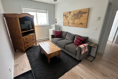 Image de Hotel-Style Suite / Separate Living Room / Private