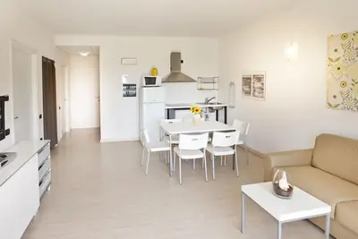Image de Lake view three-room apartment