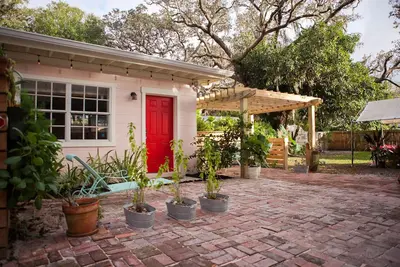 Image de The Little Pink Guest Suite