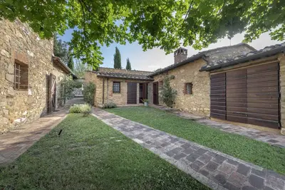 Image de Hébergement à Casole d'Elsa, Sienne, piscine, Wi-Fi, terrasse privée, barbecue, 6 pers