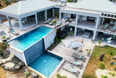 Image de New! Prestigious villa with 2 private pools