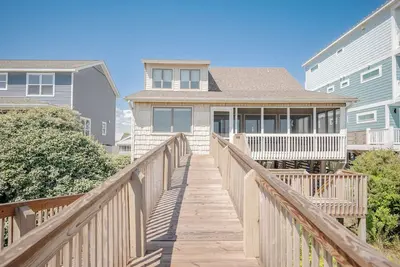 Image de A Bella Vista: Coastal Cool Oceanfront Home with Ramp