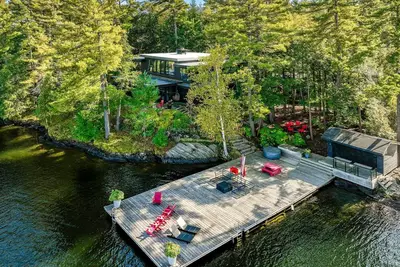 Image de Gorgeous Modern Muskoka Masterpiece! Dockside Cabana with Bar! Guest Cabin!