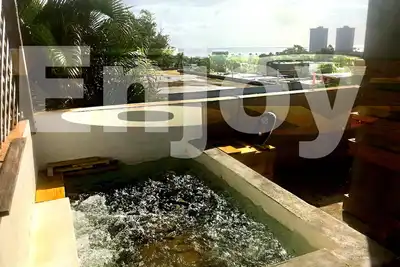 Image de Jay’s home by the beach and rainforest couples retreat