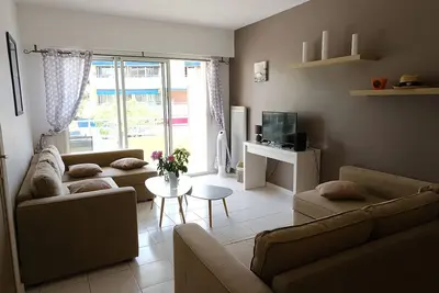 Image de Superbe T2 plein centre Favière refait à neuf climatisé 4*