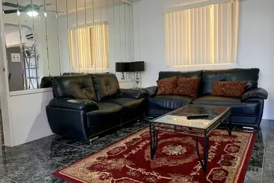 Image de 5 bedroom\/ 3 bath house Santa Rita Guam