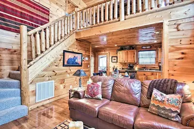 Image de Serenity Now! Cozy Smoky Mountain Cabin