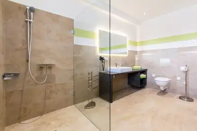 Image de Modern, barrier-free apartment for up to two people