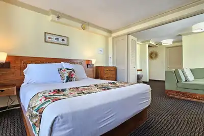 Image de Waikiki Comfort for 4 Guests with Pool & Hot-tub