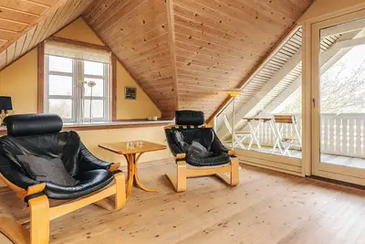 Image de 10 Person Holiday Home in Fur-by Traum