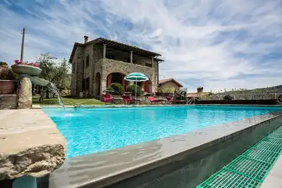 Image de Villa in Castiglion Fiorentino, Cortona, air conditioning, pool, stunning view, Wi-Fi