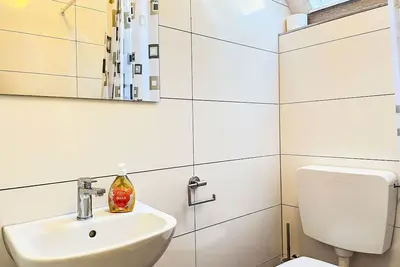Image de Joli appartement dans une maison de vacances pour 6 personnes avec Wifi, climatisation, Tv et patio