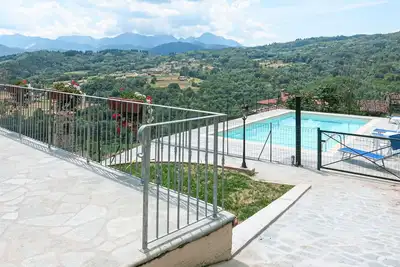Image de Bel appartement dans une maison de vacances avec Wifi, piscine, terrasse, animaux admis, parking
