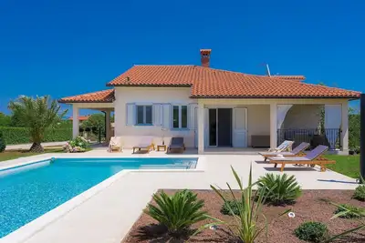 Image de Maison de vacances privée avec climatisation, Wifi, piscine privée, Tv, terrasse, parking