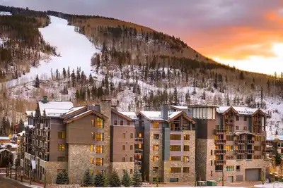 Image de Modern 3br residence in the heart of Lionshead w/ indoor pool - walk to gondola!