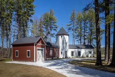 Image de Newly Remodeled 3 Bedroom Country Castle