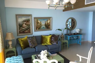 Image de Apartment with pool and beach.