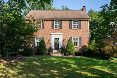 Image de Beautiful fully-furnished Colonial in Millersville