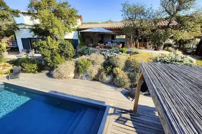 Image de 4 bedroom villa with heated pool and sea view, 5 minutes from the beach