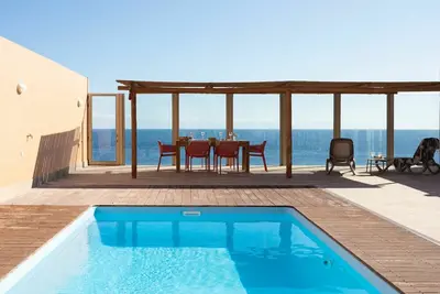 Confortable appartement pour 4 personnes avec piscine privée, Wifi, Tv et patio