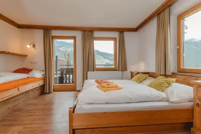 Image de Confortable appartement pour 20 personnes avec Wifi, Tv, terrasse, animaux admis et parking