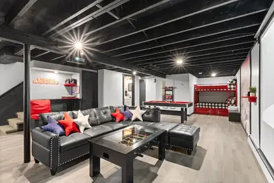 Image de ?Unique space?Hot tub?King bed?Games Room?