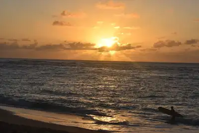 Image de Spacious and clean; 2 min walk to beach; 2 bedroom North Shore Ohana w/Ac
