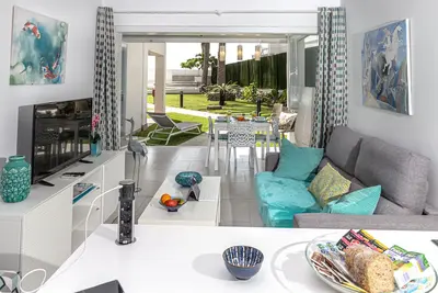 Image de Aida- Beach Front Ground Floor Apartment View Garden