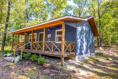 The Hiker Hut ~ Private Hideaway with Direct Trail