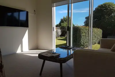Central  Self Contained 1 Bedroom Apartment