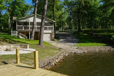 Image de Copper Porch Cottage on Lake Hamilton, Fire pit, Fishing Dock, Boat Ramp, Views!