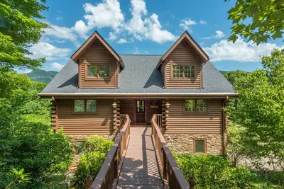 Image de Luxury Cabin with unmatched views, Spared from Hurricane Helene!