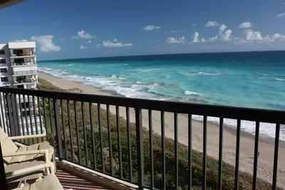 Image de Incredible Unobstructed Ocean views from beachfront condo