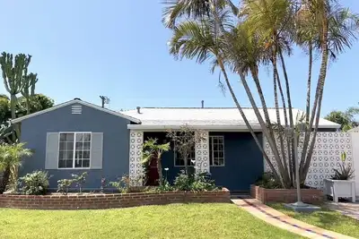 Image de Great 2 bed/2 bath, 1/2 Mile to the Beach